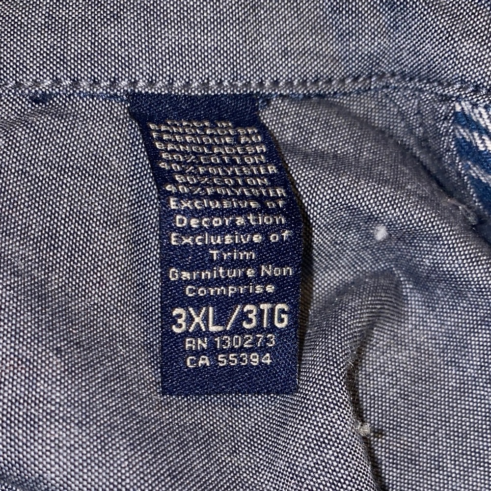 Wrangler Navy and White Plaid Men's Shirt - Picture 9 of 9